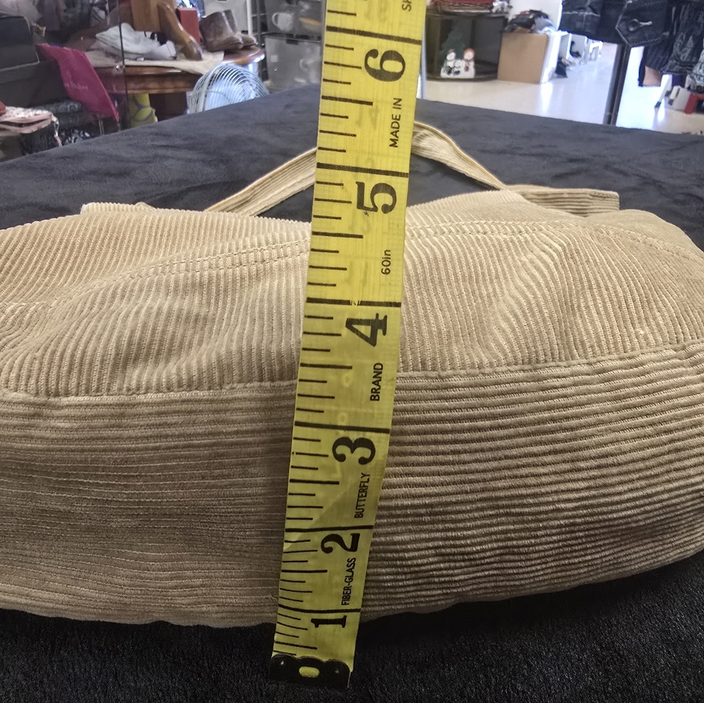 Levi's Classic Tan Corduroy Shoulder Bag - Picture 3 of 9